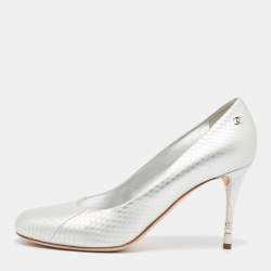 Pre Owned Chanel Silver Embossed Snakeskin CC Round Toe Pumps Size 41