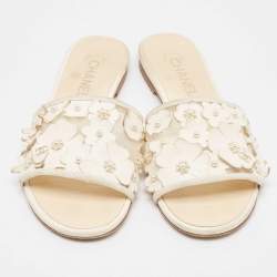 Chanel White Leather and Mesh Pearls Embellished  Flat Slides Size 39