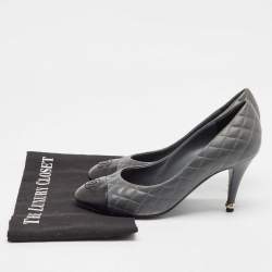 Pre Owned Chanel Grey/Black Quilted Leather CC Cap Toe Pumps Size 38