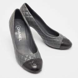 Pre Owned Chanel Grey/Black Quilted Leather CC Cap Toe Pumps Size 38