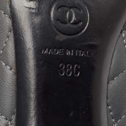Pre Owned Chanel Grey/Black Quilted Leather CC Cap Toe Pumps Size 38
