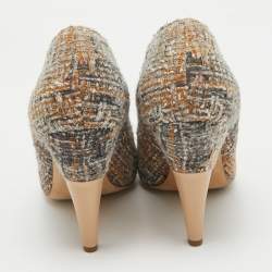 Pre Owned Chanel Grey/Beige Tweed and Patent CC Camellia Pumps Size 38.5