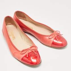 Pre Owned Chanel Red Leather and Patent CC Cap Toe Ballet Flats Size 39