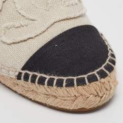 Pre Owned Chanel White/Black Canvas CC Espadrille Flats Size 37