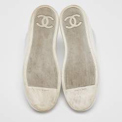 Pre Owned Chanel White/Silver Leather and Rubber High Top Sneakers Size 39