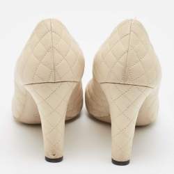 Pre Owned Chanel Cream/Black Leather Flower Pumps Size 40