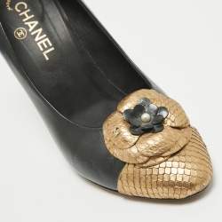 Pre Owned Chanel Grey/Gold Leather Flower Embellished Pumps Size 40.5