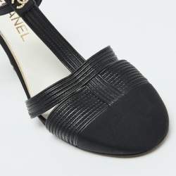 Pre Owned حذاء كعب عالي شانيل ماري جين مقدمة منفصلة سير حرف تي جلد /جلد لامع أسود سير حرف تي مقاس 37