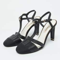 Pre Owned حذاء كعب عالي شانيل ماري جين مقدمة منفصلة سير حرف تي جلد /جلد لامع أسود سير حرف تي مقاس 37