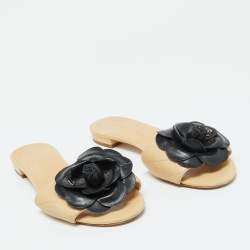 Chanel Cream/Black Leather CC Camellia Embellished Flat Sandals Size 38.5