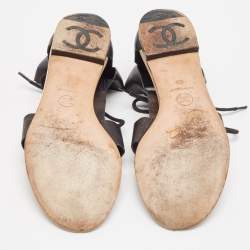 Chanel Black Leather Thong Flat Sandals Size 36