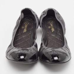 Chanel Grey/Black Patent Leather CC Scrunch Ballet Flats Size 42