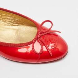 Pre Owned Chanel Red Patent Leather CC Ballet Flats Size 37.5