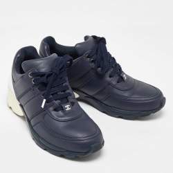 Pre Owned Chanel Navy Blue/White Leather CC Low Top Sneakers Size 37.5