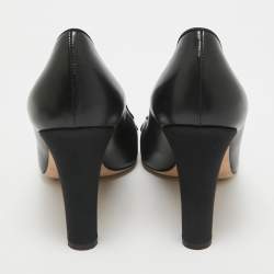 Pre Owned Chanel Black Leather and Canvas Cap Toe CC Pearl Detail Pumps Size 39