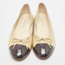 Chanel Beige/Black Patent Leather CC Ballet Flats Size 42