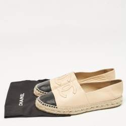 Pre Owned Chanel Beige/Black Leather CC Espadrille Flats Size 38