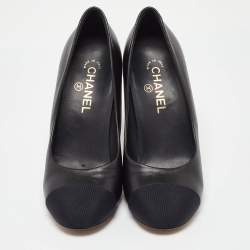 Pre Owned Chanel Black Leather and Fabric Cap Toe Faux Pearl Heel Pumps Size 40
