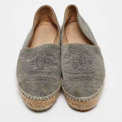 Chanel Grey Textured Suede CC Espadrille Flats Size 38