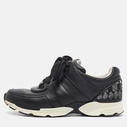 Pre Owned Chanel Black Leather CC Logo Low Top Sneakers Size 37.5