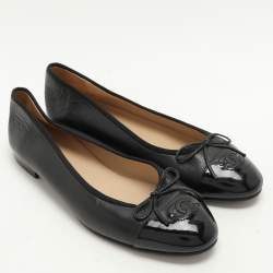 Pre Owned Chanel Black Leather and Patent Leather CC Ballet Flats Size 40.5