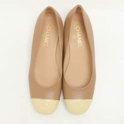 Pre Owned Chanel Brown/Beige Patent and Leather CC Cap Toe Block Heel Pumps Size 41