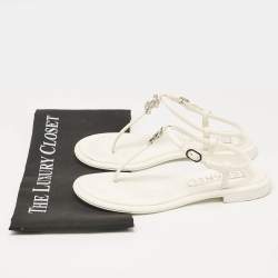 Chanel White Leather CC Thong Sandals Size 38