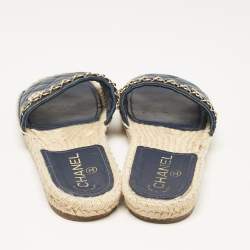 Pre Owned Chanel Navy Blue Quilted Leather CC Chain Link Espadrille Slides Size 37