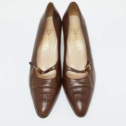 Pre Owned Chanel Brown Leather CC Cap Toe Pumps Size 39.5