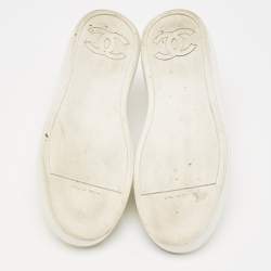 Pre Owned Chanel White/Cream Rubber and Leather CC Low Top Sneakers Size 40 