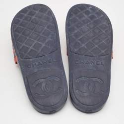 Pre Owned Chanel Navy Blue/Red Striped Rubber CC Slides Size 36
