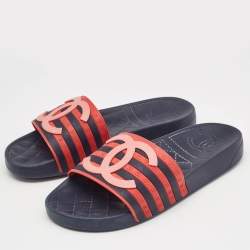 Pre Owned Chanel Navy Blue/Red Striped Rubber CC Slides Size 36