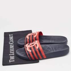 Pre Owned Chanel Navy Blue/Red Striped Rubber CC Slides Size 36