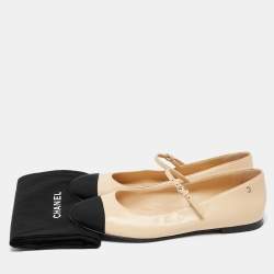 Pre Owned Chanel Beige/Black Leather Cap Toe Ballet Flats Size 40.5