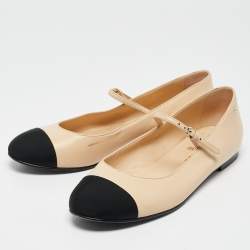Pre Owned Chanel Beige/Black Leather Cap Toe Ballet Flats Size 40.5