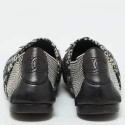 Pre Owned Chanel Black/White Tweed Fabric and Leather Camellia Loafers Size 37