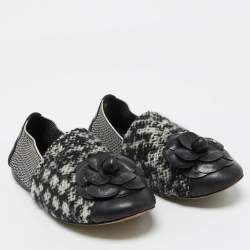 Pre Owned Chanel Black/White Tweed Fabric and Leather Camellia Loafers Size 37