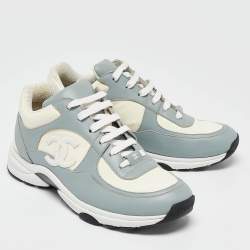 Pre Owned Chanel Blue/Cream Leather and Patent Leather CC Low Top Sneakers Size 40