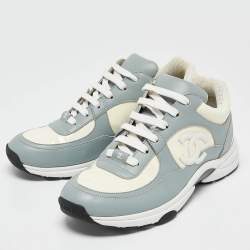 Pre Owned Chanel Blue/Cream Leather and Patent Leather CC Low Top Sneakers Size 40