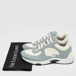 Pre Owned Chanel Blue/Cream Leather and Patent Leather CC Low Top Sneakers Size 40