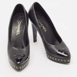 Chanel Black Leather and Patent Cap Toe CC  Pumps Size 38.5