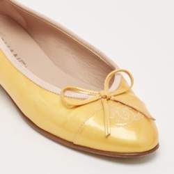 Pre Owned Chanel Yellow Patent Leather CC Ballet Flats Size 35.5