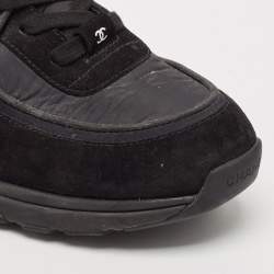Pre Owned Chanel Black/Navy Blue Suede and Fabric CC Low Top Sneakers  Size 45