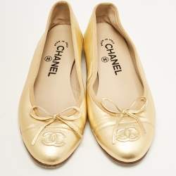 Pre Owned Chanel Gold Leather Cap Toe CC Bow Ballet Flats Size 35.5