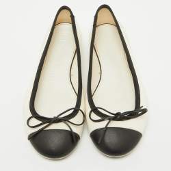Pre Owned Chanel White/Black Rubber CC Cap Toe Bow Ballet Flats Size 36