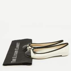 Pre Owned Chanel White/Black Rubber CC Cap Toe Bow Ballet Flats Size 36