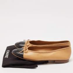 Pre Owned Chanel Beige/Black Leather CC Bow Ballet Flats Size 38.5