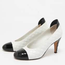 Pre Owned Chanel White/Black Quilted Leather and Patent Cap Toe CC Pumps Size 38.5