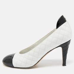 Pre Owned Chanel White/Black Quilted Leather and Patent Cap Toe CC Pumps Size 38.5