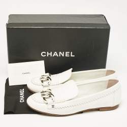 Pre Owned Chanel Off White Patent Leather Chain Embellished Smoking Loafers Size 39